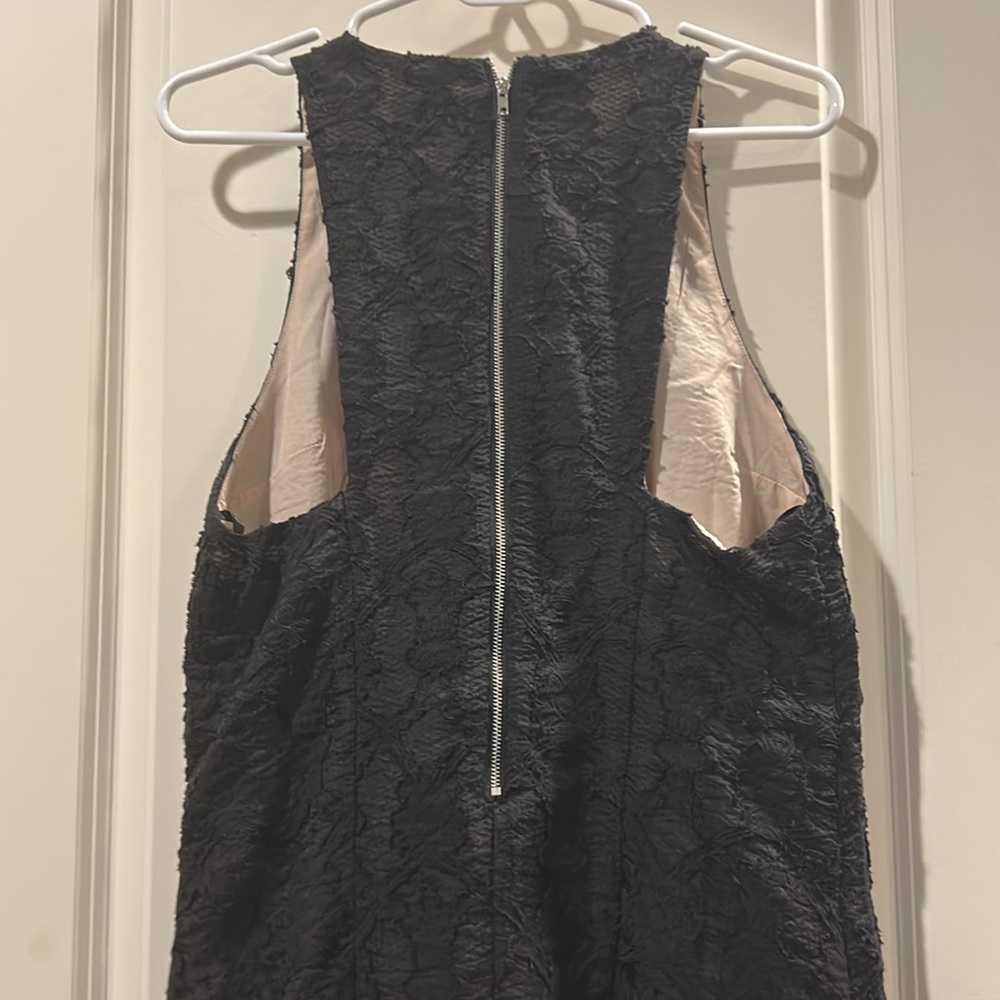 Like New! Everly Lovely Lace Dress zipUp square racerback sleeveless size M
